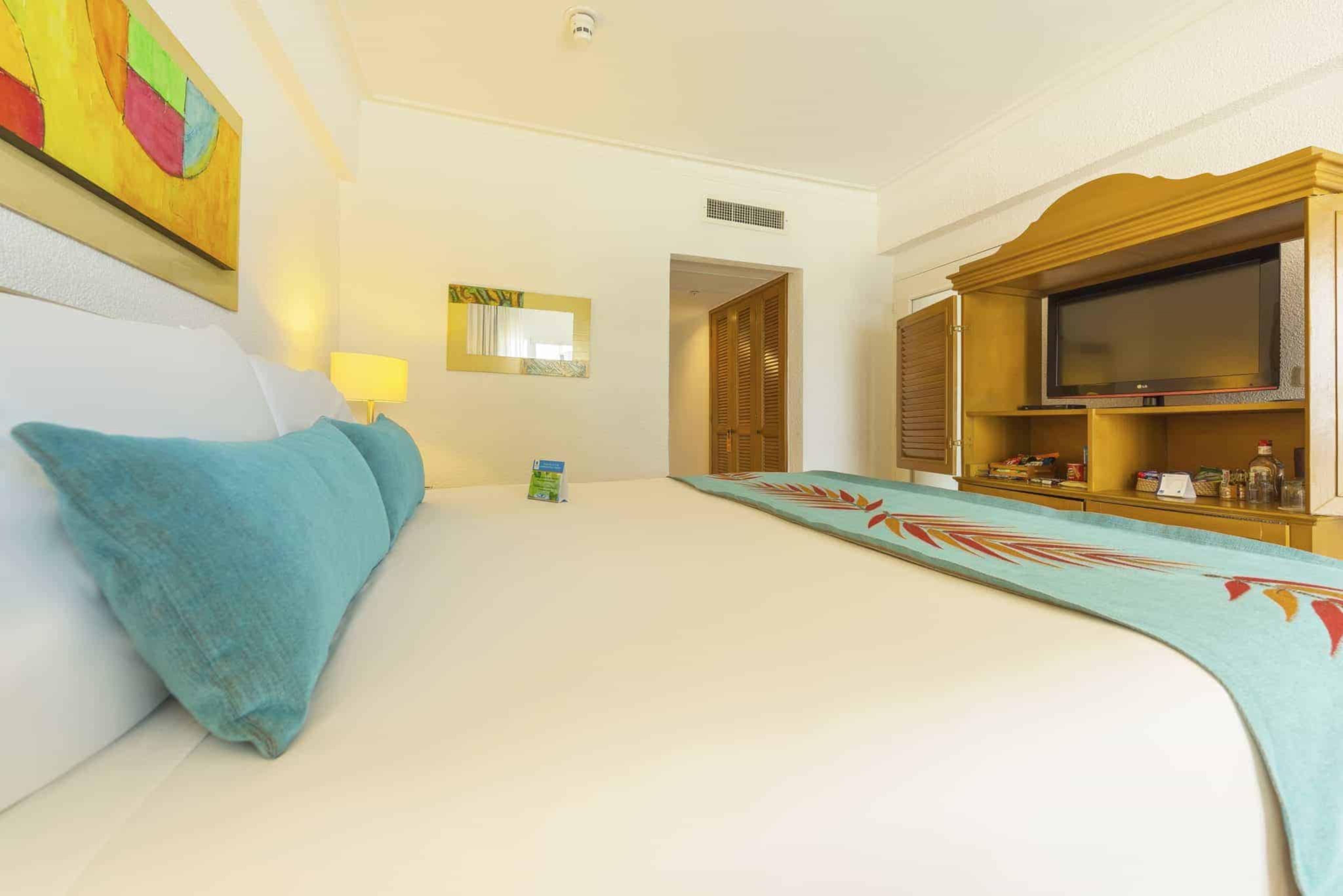 Hotel Almirante Cartagena Colombia Εξωτερικό φωτογραφία A room at the hotel