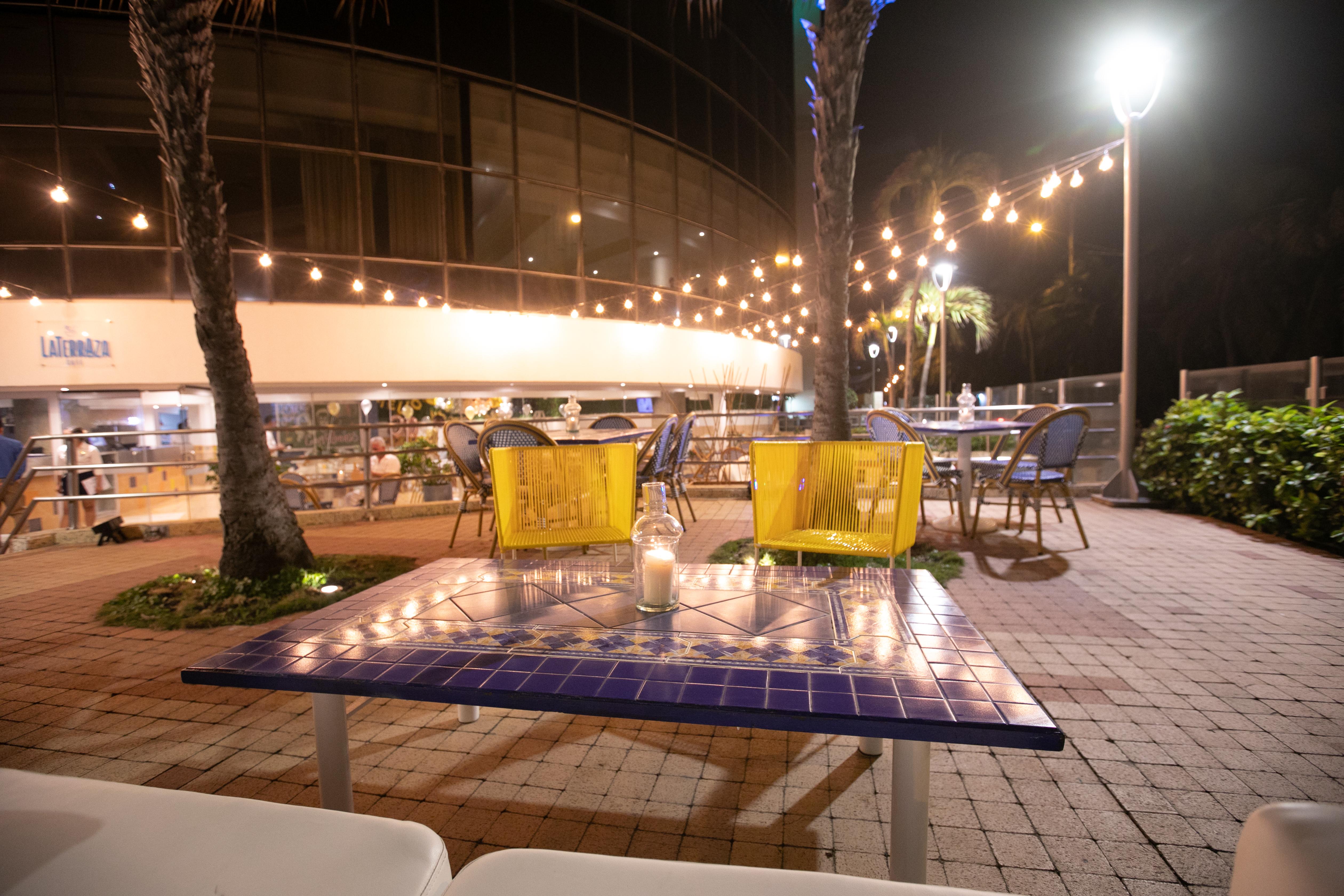 Hotel Almirante Cartagena Colombia Εξωτερικό φωτογραφία The patio at the hotel