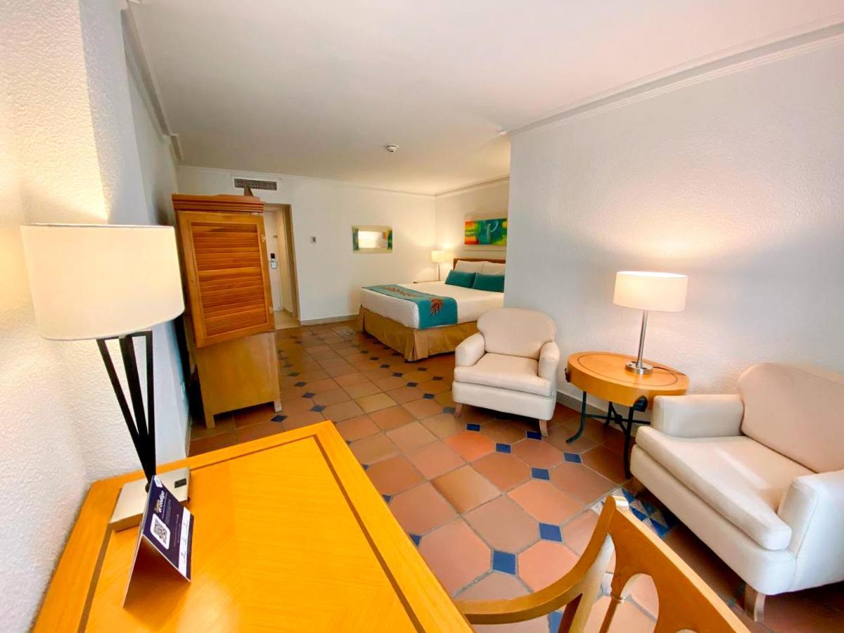Hotel Almirante Cartagena Colombia Εξωτερικό φωτογραφία A room at the hotel