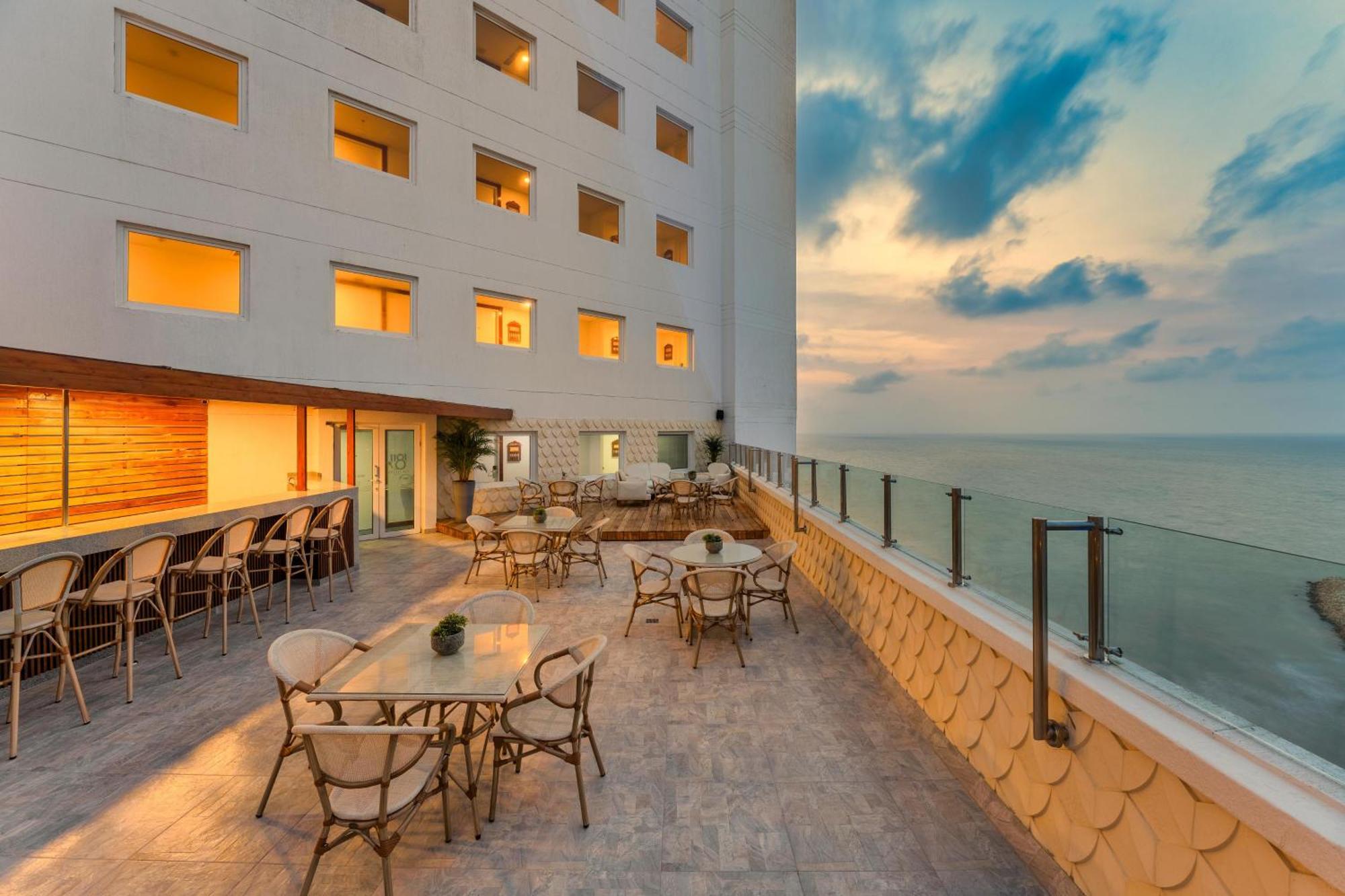 Hotel Almirante Cartagena Colombia Εξωτερικό φωτογραφία The 19th floor Sky Bar