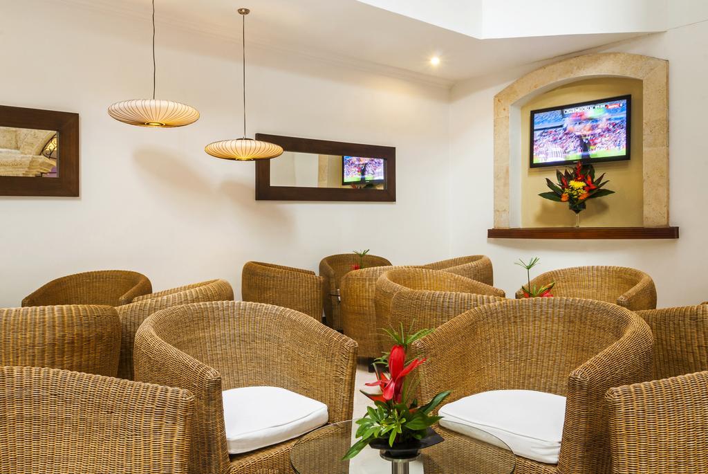 Hotel Almirante Cartagena Colombia Εξωτερικό φωτογραφία The lounge at the airport